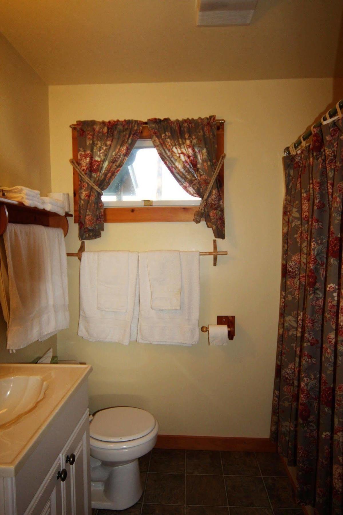 Blue Gentian Lodge At Magic Mountain Londonderry 外观 照片