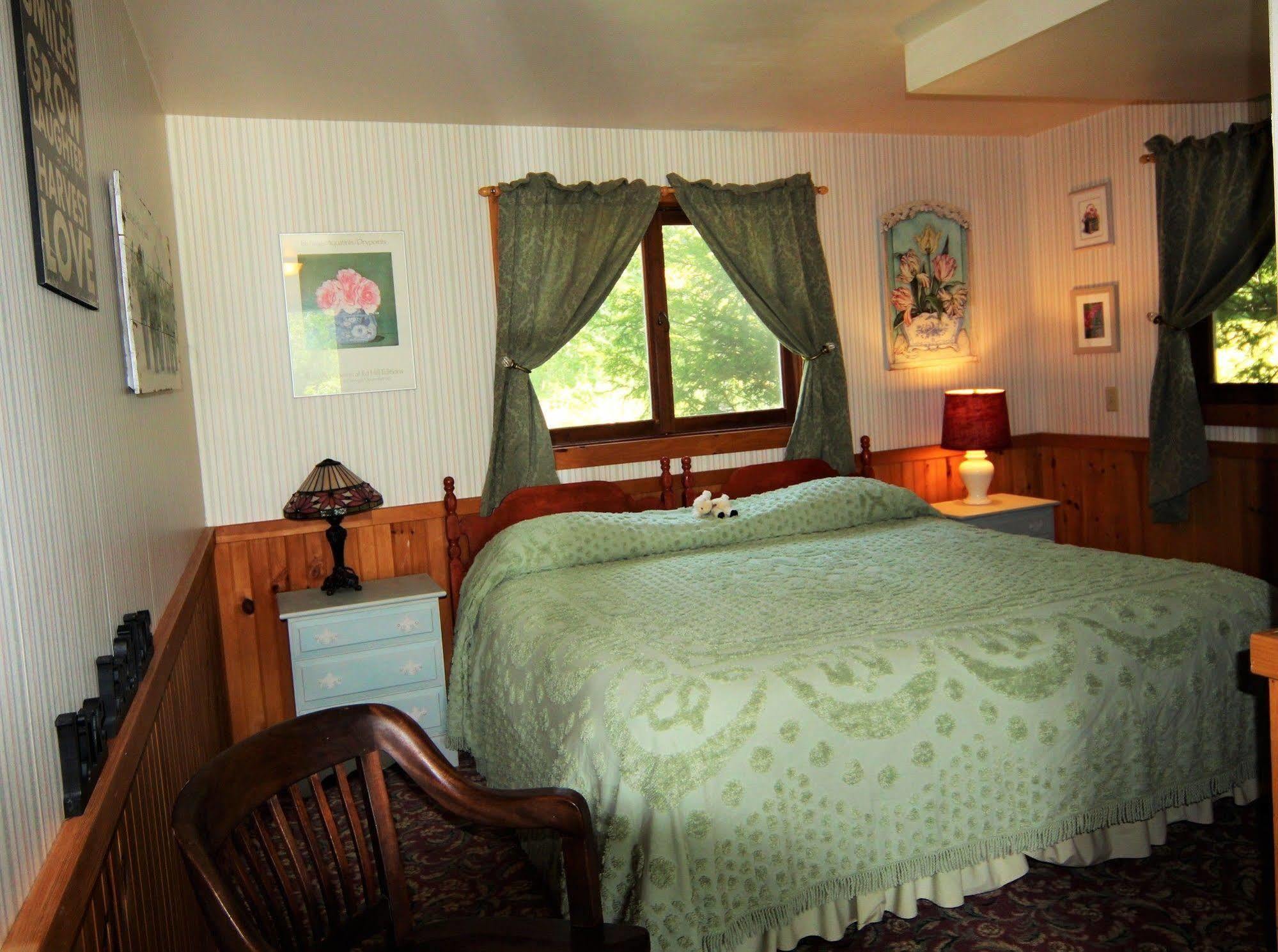 Blue Gentian Lodge At Magic Mountain Londonderry 外观 照片
