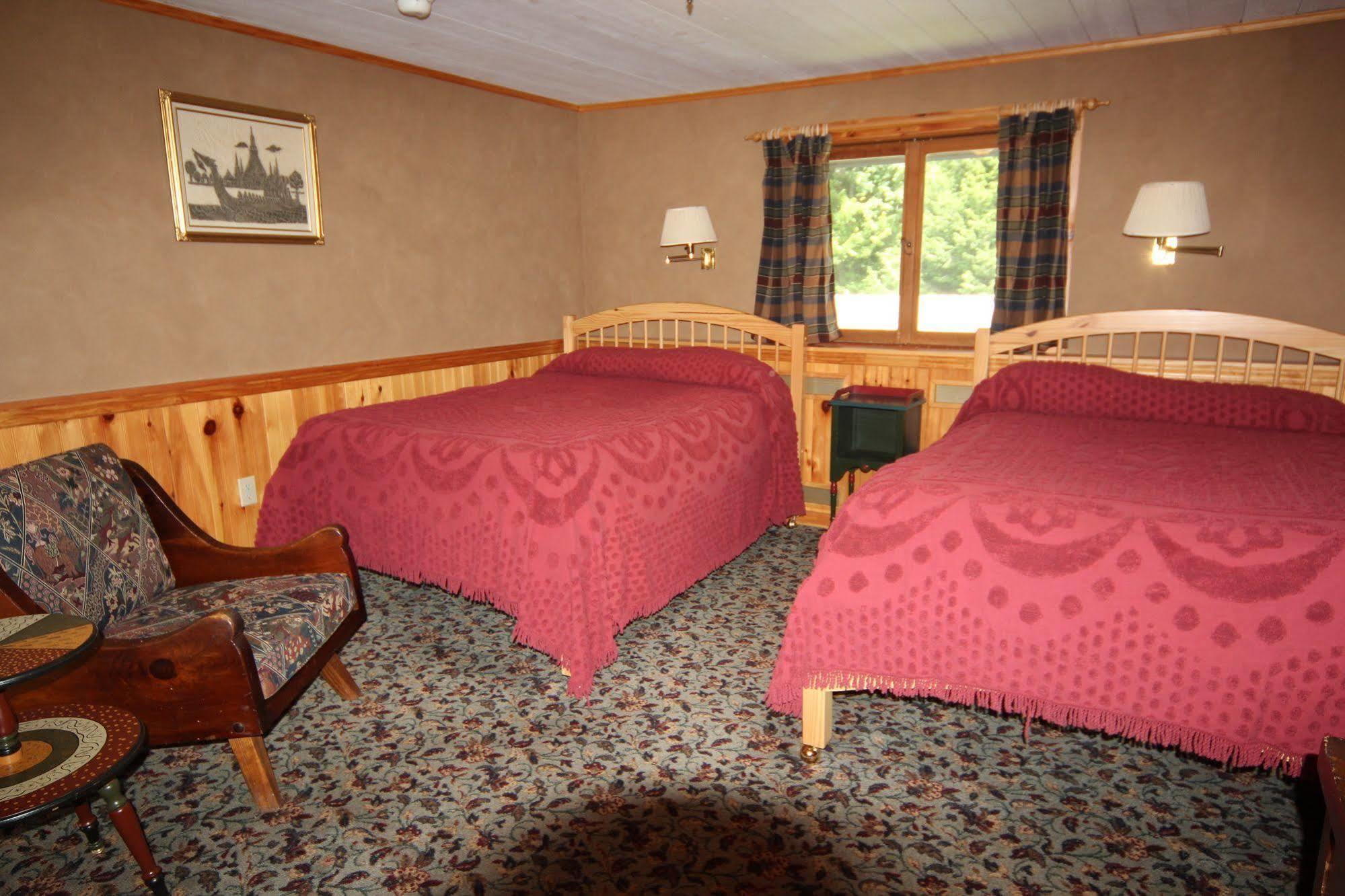 Blue Gentian Lodge At Magic Mountain Londonderry 外观 照片