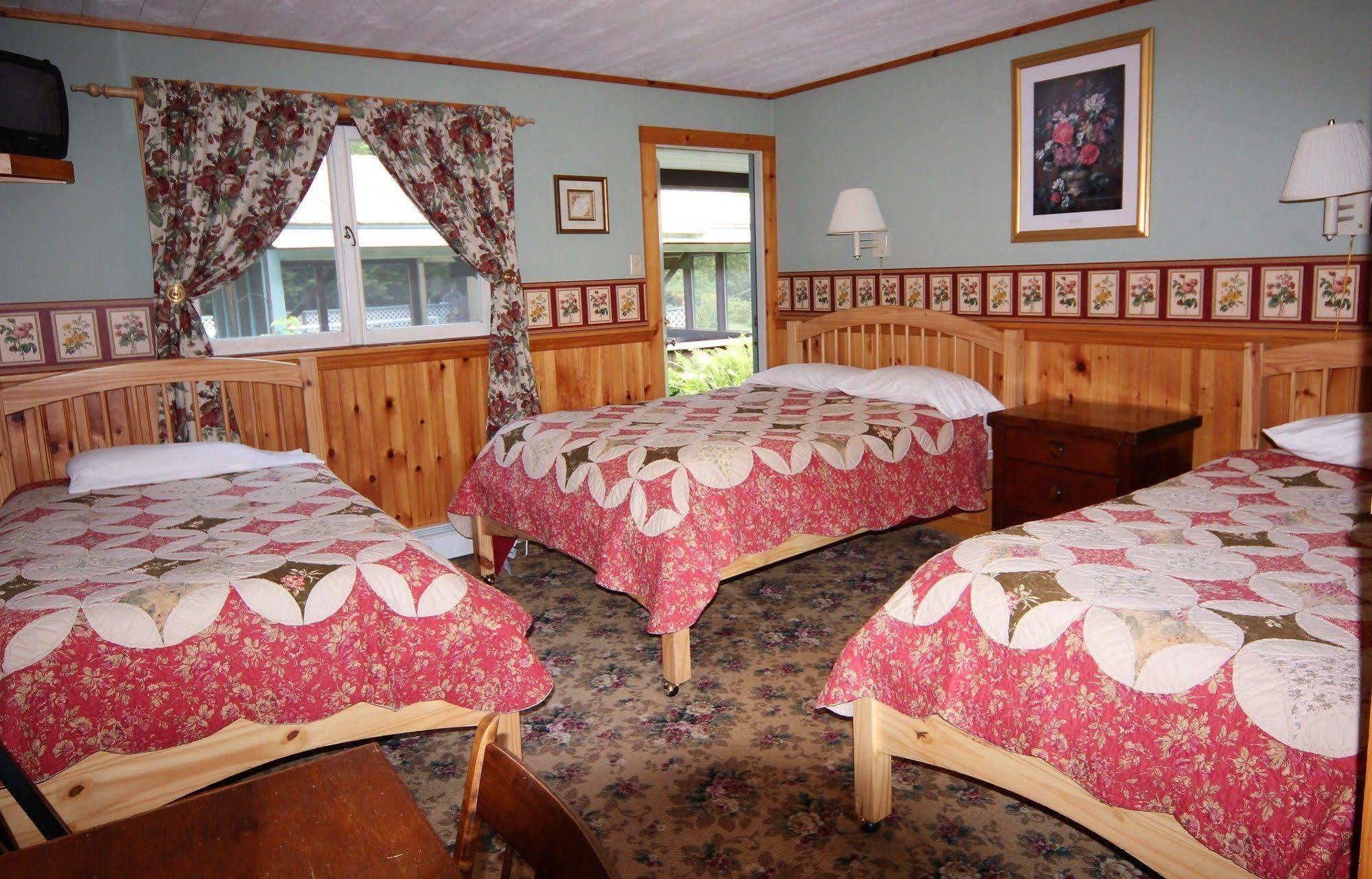 Blue Gentian Lodge At Magic Mountain Londonderry 外观 照片