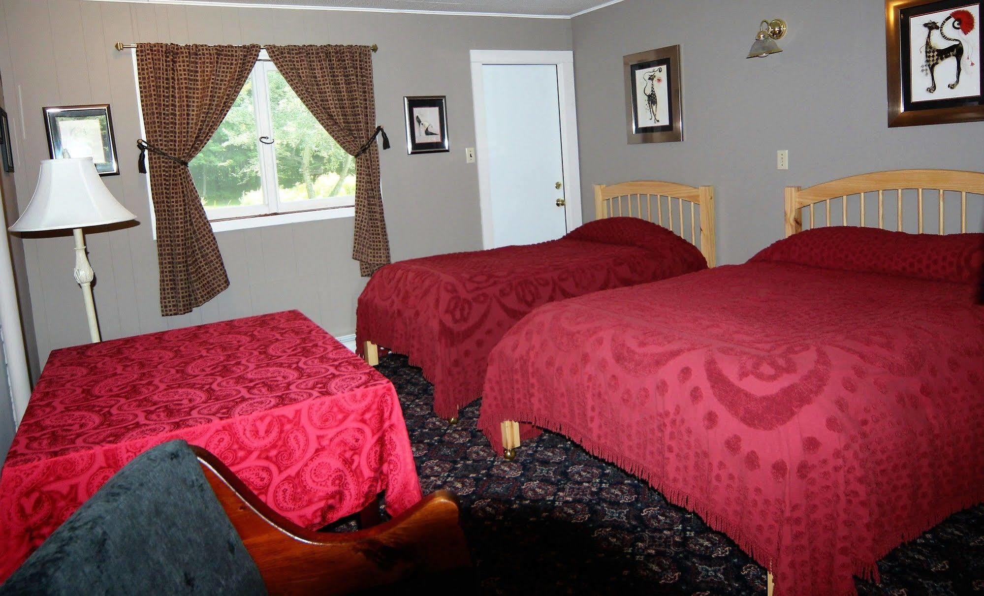 Blue Gentian Lodge At Magic Mountain Londonderry 外观 照片