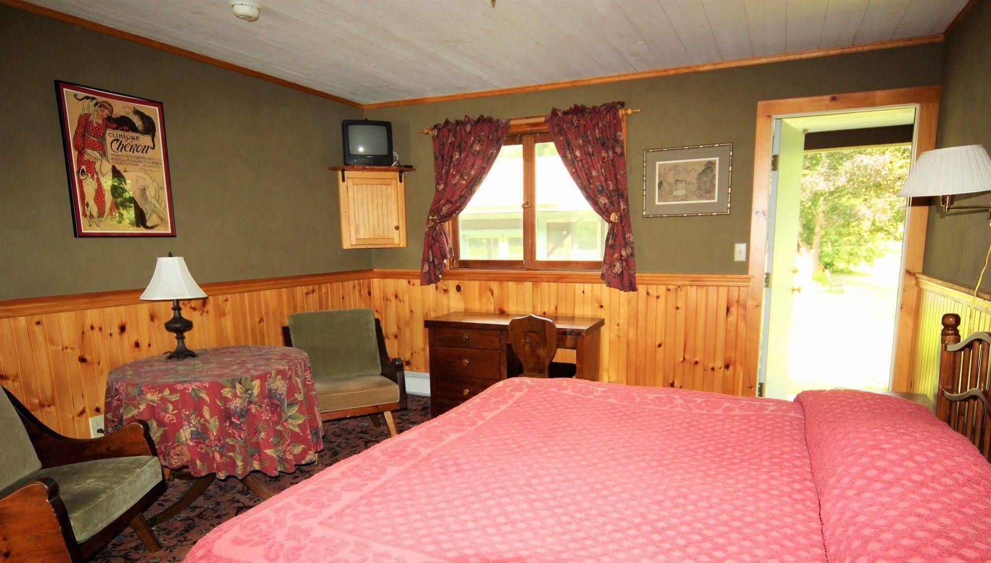 Blue Gentian Lodge At Magic Mountain Londonderry 外观 照片